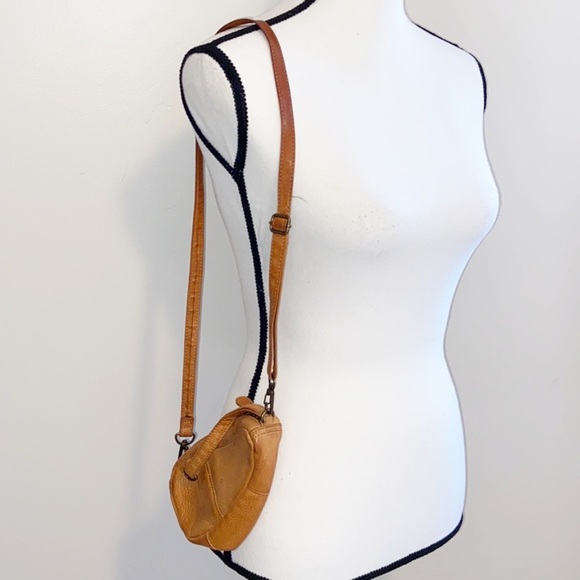 L.L. Bean Handbags - Vintage LL Bean Leather Healthy back mini bag